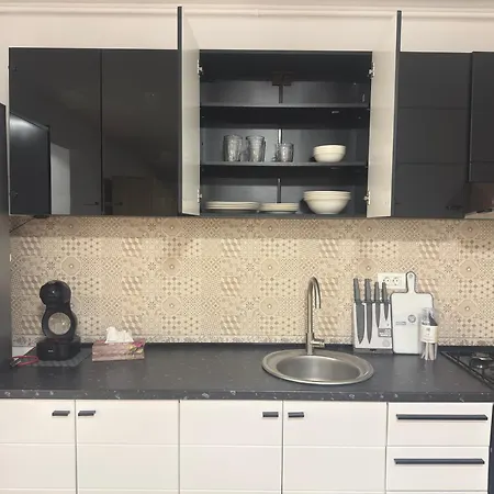 Comfortable In Coresi Area Apartamento